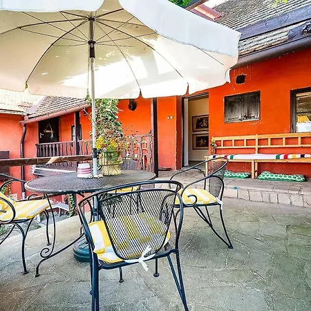 Rusty's Апартаменты *